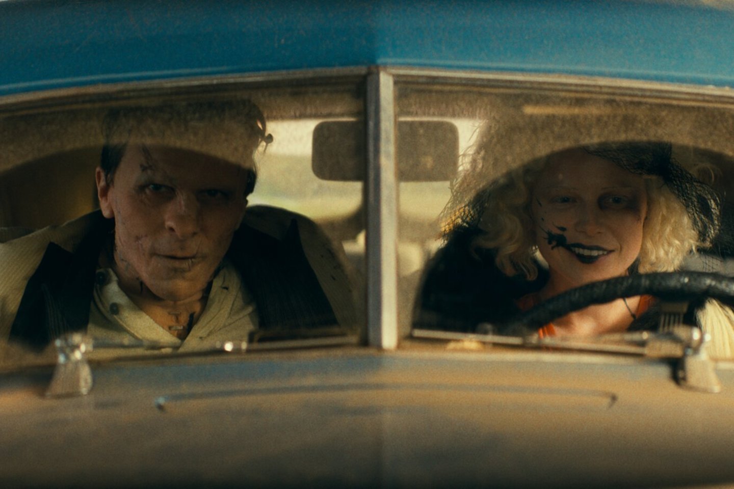 Filmo „Nuotaka!“ aikštelėje – išbandymai Holivudo elitui: 42 protezų dalys, 6 val. nejudant, rėkimo ritualai.<br> Stop kadras.