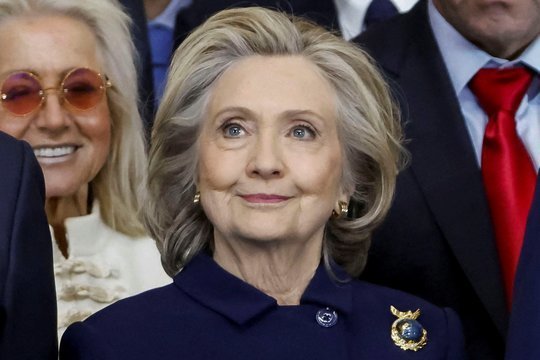 Duodama parodymus apie J. Epsteiną H. Clinton įtūžo: trenkė per stalą ir grasino pasitraukti