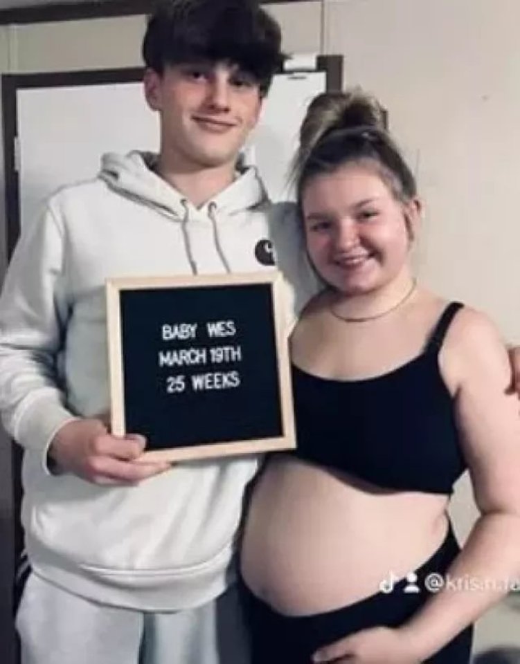 Praėjusių metų kovo mėnesį pora susilaukė sūnaus Weslay.<br>Socialinių tinklų nuotr.