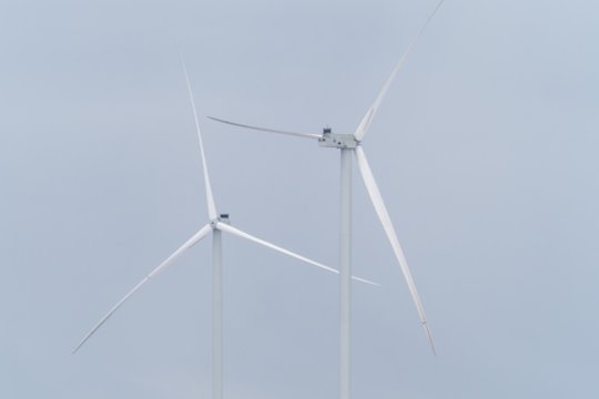 Jūrinio vėjo parko projektai po didinamuoju stiklu: konkurencija, rizikos ir kritika