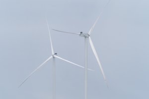 Jūrinio vėjo parko projektai po didinamuoju stiklu: konkurencija, rizikos ir kritika