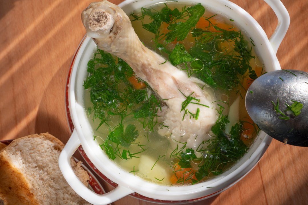 Visi mėgsta šį prieskonį, tačiau į sultinį jo geriau nedėti – pasekmės gali būti liūdnos