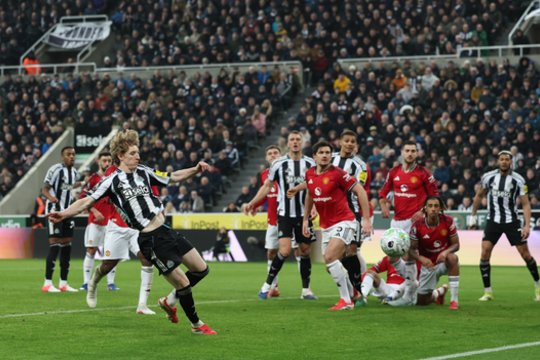 „Raudonųjų velnių“ tragedija Niukasle – pralaimėjo net žaisdami daugumoje