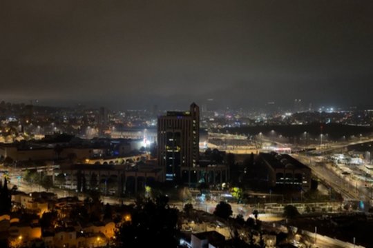 Į Izraelį skriejant raketoms Kataras įspėja – Iranas į karą nori įtraukti kaimynines šalis