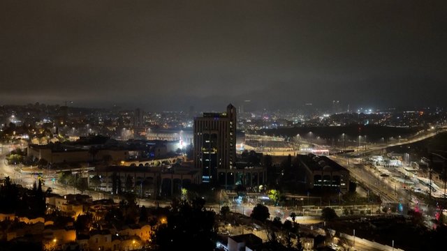 Į Izraelį skriejant raketoms Kataras įspėja – Iranas į karą nori įtraukti kaimynines šalis