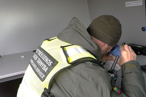 Pasienio gyventojo vairuotojo pažymėjimas pasieniečiams nepasirodė autentiškas