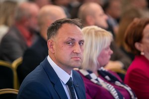 Po N. Cesiulio įrašo dėl atleistos kolegės kovojantys mokytojai paskelbė ultimatumą, kreipsis į teismą