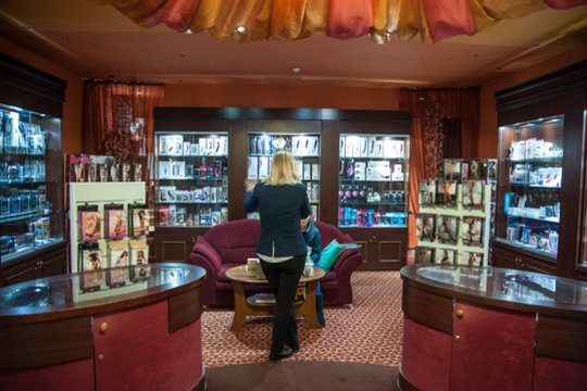 Pirkėjas meta įtarimus erotinių prekių parduotuvei: „Taip ir užkimbama ant šio kabliuko“