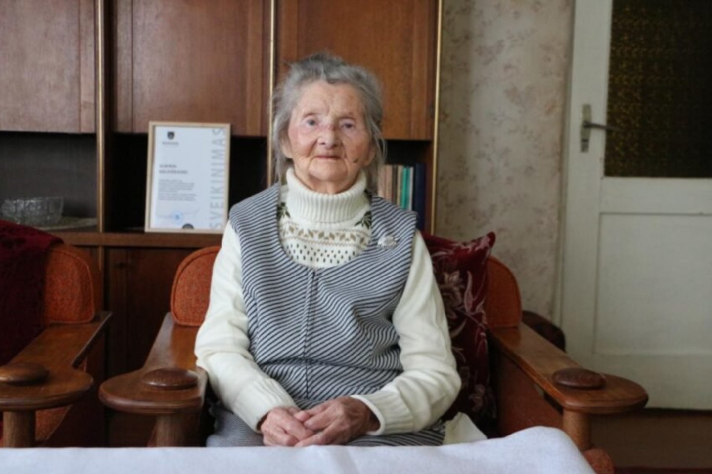 Solidų 100-mečio jubiliejų sutikusi kėdainietė Albina Baldiškienė labiausiai džiaugiasi savo vaikais, kurie niekada nepalieka jos vienos.<br> A. Kupčinskaitės nuotr.