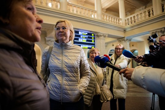 Evakuacija iš Artimųjų Rytų lietuviams atsiėjo ir tūkstantį eurų: piktinasi, kad iš institucijų nesulaukė jokios pagalbos 