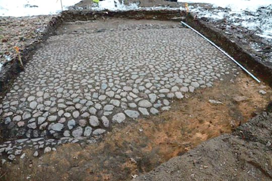 Vilniaus statybvietėje – netikėtas radinys: po žeme slypėjo sena Lukiškių gatvė