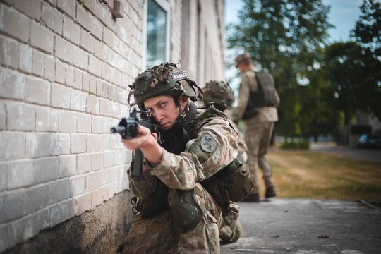Kariuomenė primena: pabaigus 9 mėnesių tarnybą laukia tarnyba rezerve