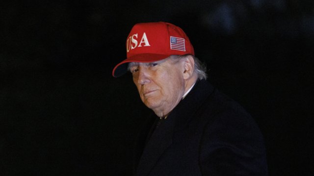 ​Paviešinti J. Epsteino bylos dokumentai, kuriuose – D. Trumpo pavardė: prezidentas kaltinamas prievarta