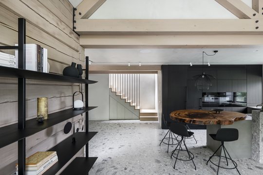 Šeimininkai atgaivino seną rąstinį namą prie Nevėžio – dabar nebesinori iš ten išvažiuoti 