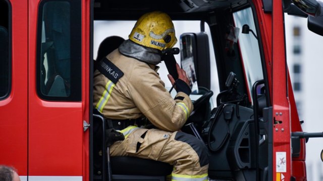 Šalta žiema lėmė skaudžią žuvusiųjų gaisruose statistiką: pabrėžia ir žmonių neatsargumą