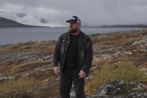 Ironvytas pristato naują kūrinį ir Norvegijos kalnuose filmuotą vaizdo klipą „Kaip man?“