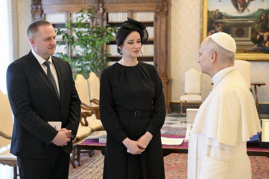 I. Ruginienės vizitas Vatikane: susitiko su popiežiumi Leonu XIV