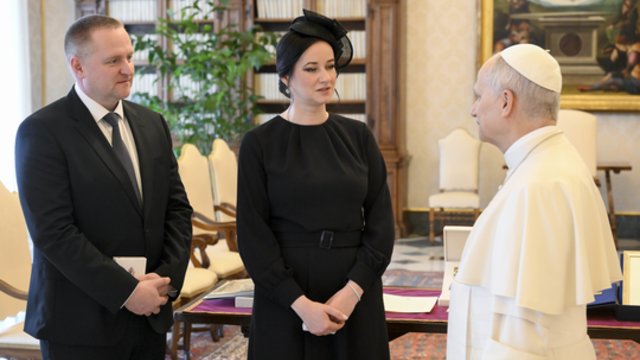 I. Ruginienės vizitas Vatikane: susitiko su popiežiumi Leonu XIV
