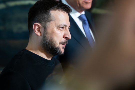 Ukraina dalijasi savo patirtimi: į Artimuosius Rytus išsiųsta pirmoji karinių ekspertų grupė