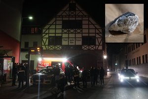 Vokietijos policija teigia, kad meteoritas netoli Koblenco miesto apgadino namų stogus