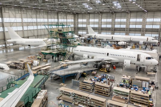 „FL Technics Lithuania“ ir „FL Technics Indonesia“ – tarp „Top Employers“ sertifikuotų darbdavių augančios tarptautinės plėtros kontekste