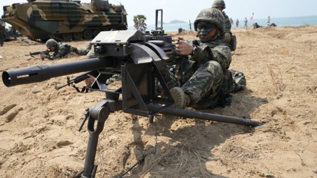 Pietų Korėjos ir JAV karinės pratybos sukėlė pasipiktinimą: vadina įtampos didinimu