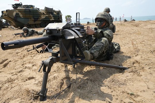 Pietų Korėjos ir JAV karinės pratybos sukėlė pasipiktinimą: vadina įtampos didinimu