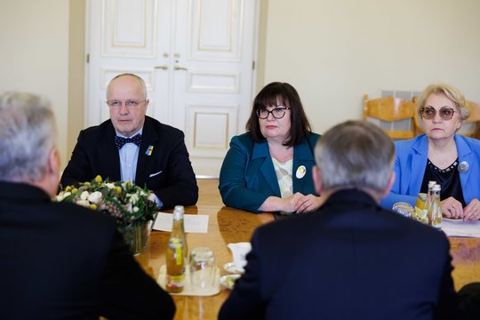 Seimo pavasario sesijoje numatyti ne tik gynybos klausimai: ypatingas dėmesys – demografinei padėčiai