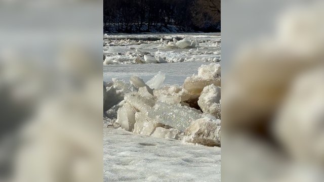 Vilniaus centre užfiksavo galingą ledų pajudėjimą: komentaruose nestigo ir besibaiminančių