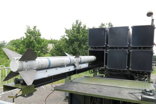 Kariuomenės arsenalus papildė raketos AMRAAM ir „Spike LR2“