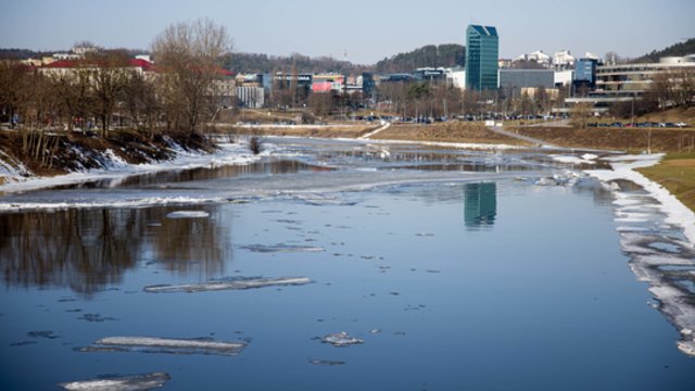 Sinoptikų prognozės toliau džiugina: laukia dar viena pavasariškai šilta diena