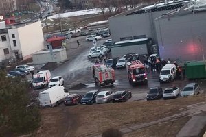 Kaune – specialiųjų tarnybų sujudimas: „Maximoje“ kilo gaisras