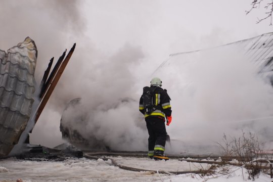 Per gaisrą Kelmės rajone žuvo 77 metų vyras