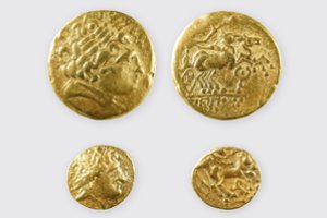 Pelkėje surado 2300 metų senumo aukso monetas