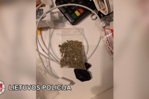 Trys klaipėdiečiai stos prieš teismą disponavimo kvaišalais ir psichotropinias vaistais