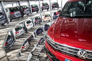 „Volkswagen“ užgriuvo dideli sunkumai – atleis dešimtis tūkstančių darbuotojų