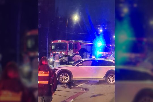 Susidūrus dviem automobiliams Vilniuje prireikė visų tarnybų