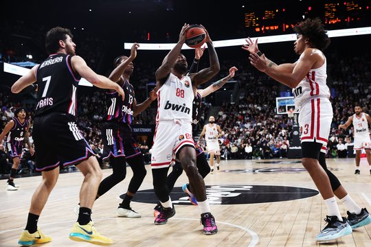 Eurolygoje pagreitį turėjęs „Paris Basketball“ atsitrenkė į „Olympiakos“