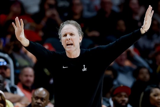 Istorinį B. Adebayo pasirodymą sugėręs treneris: tai virto netikru krepšiniu