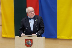 Valdančiųjų planas pasiteisino: J. Olekas lieka poste