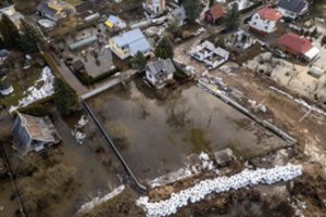 Kauno krašte – didelis potvynis: apsemti namai, meras turi idėją