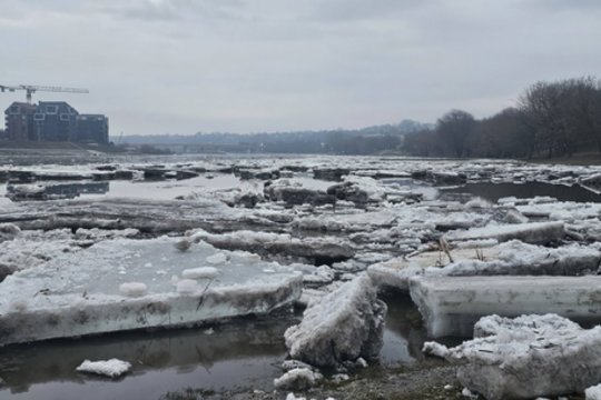 Perspėja dėl prasidėjusio potvynio Lietuvoje: upių vanduo kyla rekordiškai greitai  – pasiekta pavojinga riba