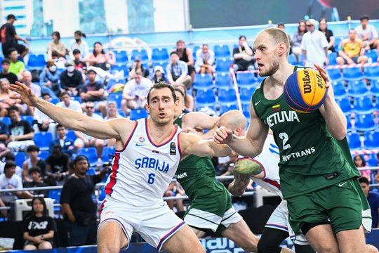 Čempionų taurėje Lietuvos trijulių rinktinei apmaudų pralaimėjimą išrašė praėjusio turnyro laimėtoja Serbija