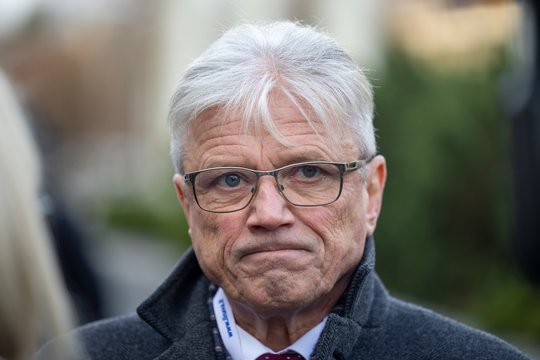 „Linava“ vadovas: kol kas neturime žinių, kad Baltarusijoje strigę vilkikai būtų konfiskuojami