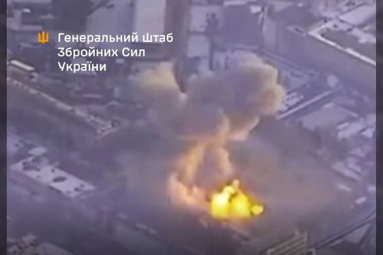 Karas Ukrainoje. Rusijoje griaudėjo sprogimai: smogta kariniam aerodromui