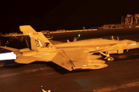 Smūgiai Irano Chargo saloje: JAV atsako į trikdžius strateginiame Hormūzo sąsiauryje