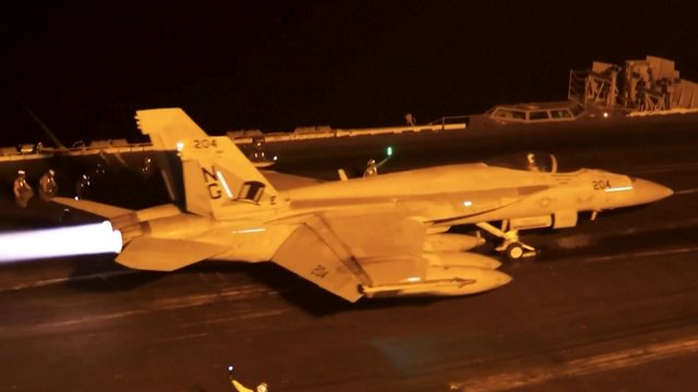 Smūgiai Irano Chargo saloje: JAV atsako į trikdžius strateginiame Hormūzo sąsiauryje