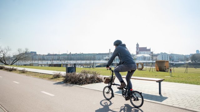 Sinoptikai perspėja apie permainingą popietę: rytuose lepins saulė, o vakaruose lis