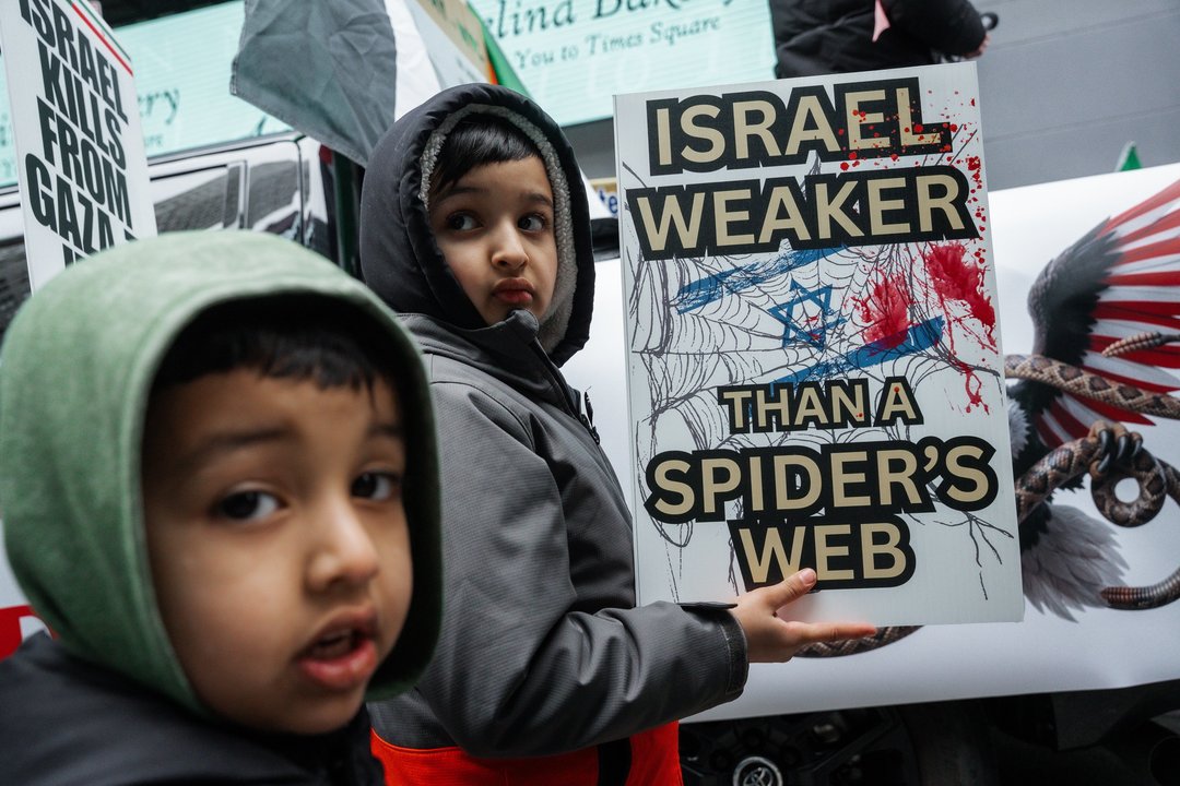 Iš Irano – menkinanti replika Ukrainai