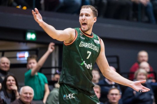 Laiku pabudę „Gargždai“ išrašė gumbų „Neptūnui“